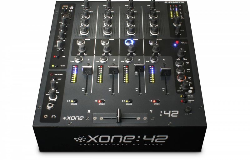 Table de mixage Allen & Heath Xone 42
