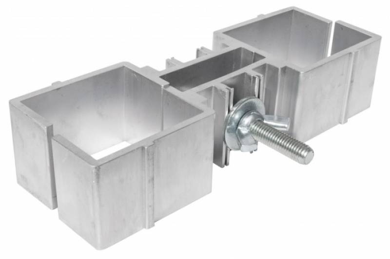 Attache pour pieds de praticable à Villefranche sur Saône